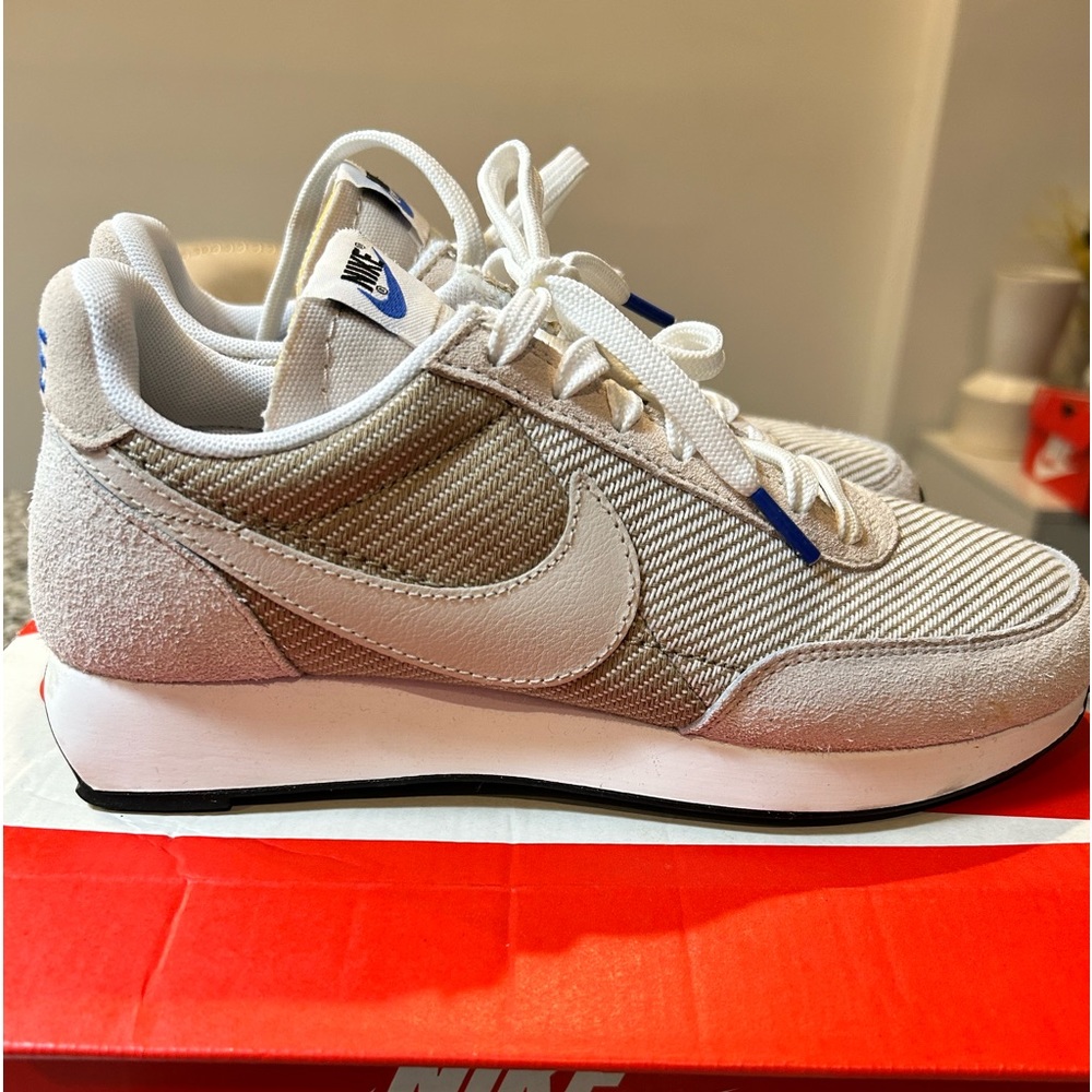 Air Tailwind, cream & white size 5